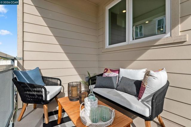 27277 Cosmo Ct, Hayward, CA 94544