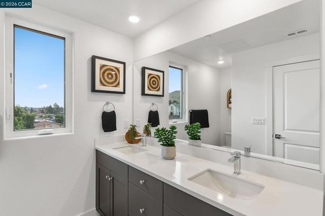 27277 Cosmo Ct, Hayward, CA 94544