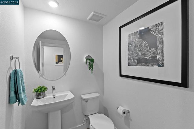 27277 Cosmo Ct, Hayward, CA 94544