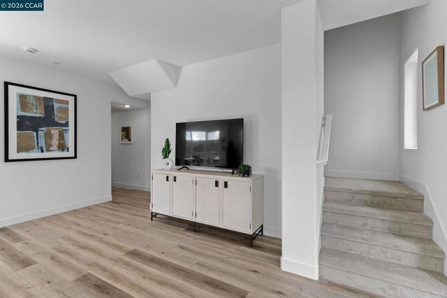 27277 Cosmo Ct, Hayward, CA 94544