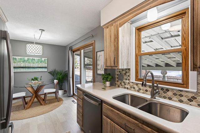 3210 W 110th Street, Bloomington, MN 55431