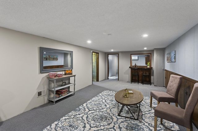 3210 W 110th Street, Bloomington, MN 55431