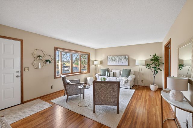 3210 W 110th Street, Bloomington, MN 55431