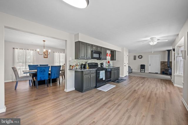 718 SPOTTERS CT, Hampstead, MD 21074