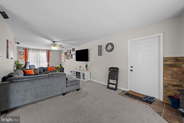 718 SPOTTERS CT, Hampstead, MD 21074