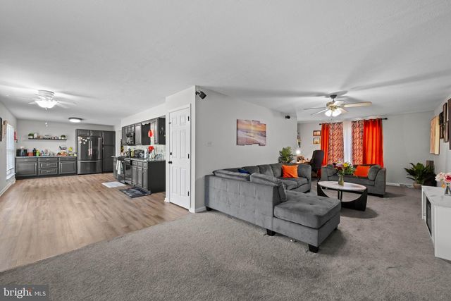 718 SPOTTERS CT, Hampstead, MD 21074