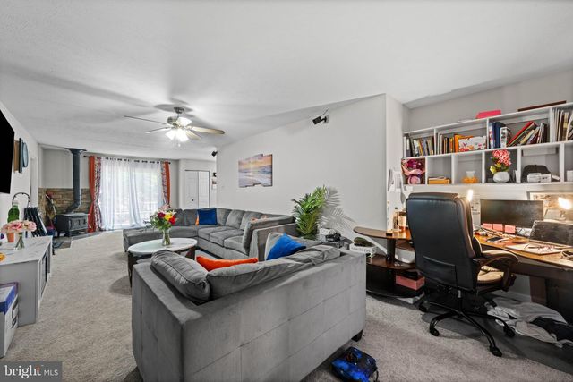 718 SPOTTERS CT, Hampstead, MD 21074
