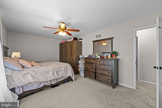 718 SPOTTERS CT, Hampstead, MD 21074