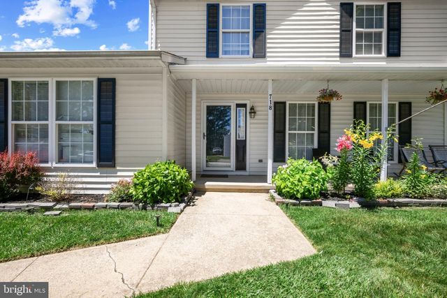 718 SPOTTERS CT, Hampstead, MD 21074