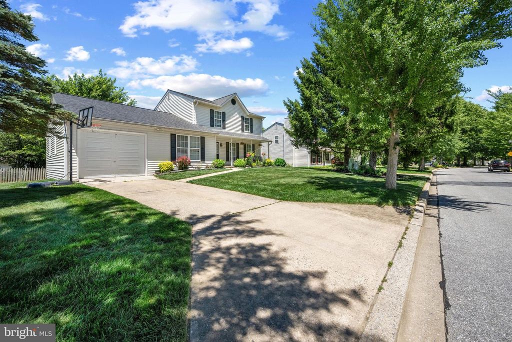 718 SPOTTERS CT, Hampstead, MD 21074