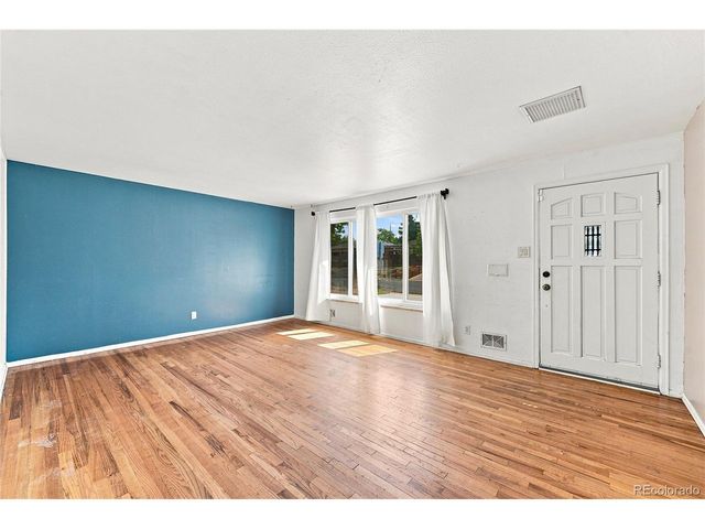 2541 Billings St, Aurora, CO 80011
