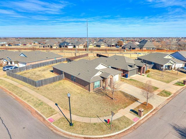 2381 NW 191st Court, Edmond, OK 73012