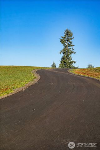 161 Cooper Hill Court, Castle Rock, WA 98611