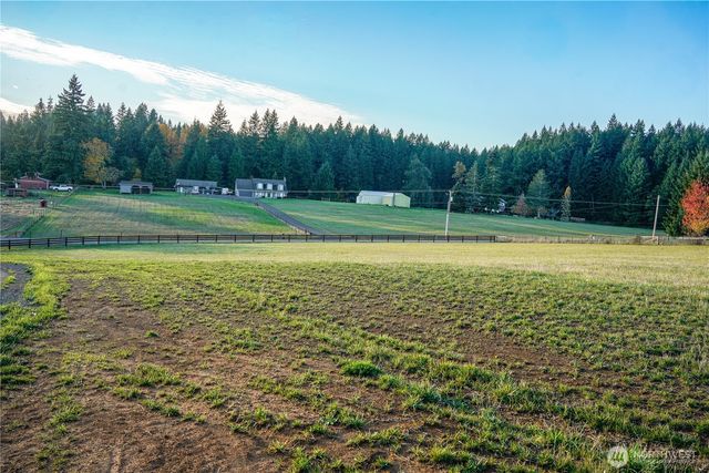 161 Cooper Hill Court, Castle Rock, WA 98611