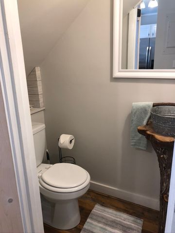 425 Magnolia Ave J, St Simons Island, GA 31522