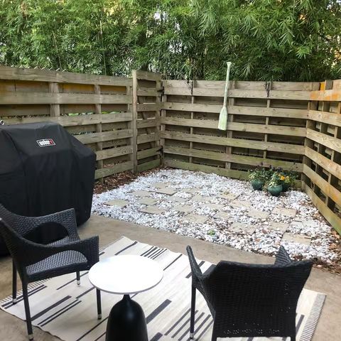 425 Magnolia Ave J, St Simons Island, GA 31522