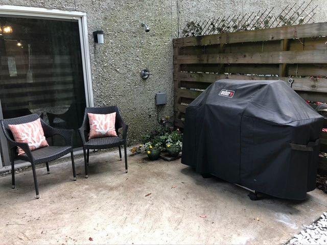 425 Magnolia Ave J, St Simons Island, GA 31522