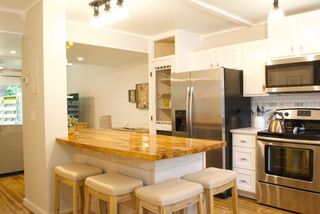 425 Magnolia Ave J, St Simons Island, GA 31522