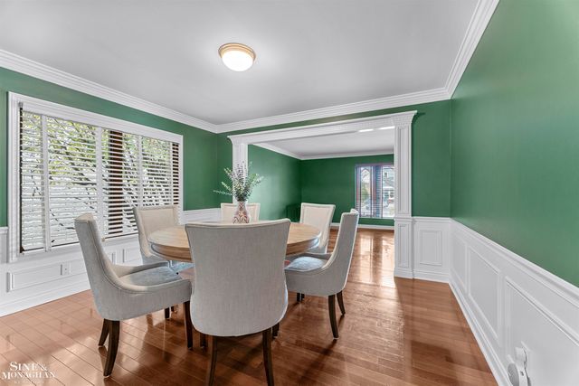 740 Perrien Place Road, Grosse Pointe Woods, MI 48236