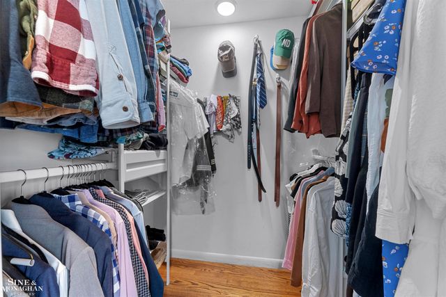 740 Perrien Place Road, Grosse Pointe Woods, MI 48236