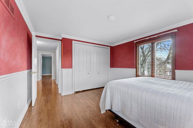 740 Perrien Place Road, Grosse Pointe Woods, MI 48236