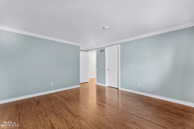 740 Perrien Place Road, Grosse Pointe Woods, MI 48236