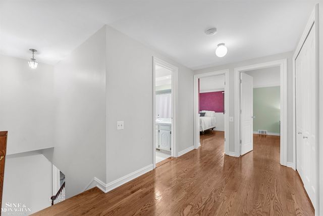 740 Perrien Place Road, Grosse Pointe Woods, MI 48236