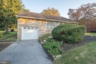 7 LINCOLN LN, Broomall, PA 19008