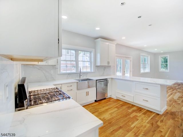 735 Vernon Ave, Kenilworth Boro, NJ 07033