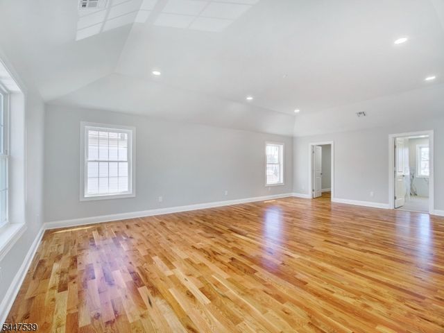 735 Vernon Ave, Kenilworth Boro, NJ 07033
