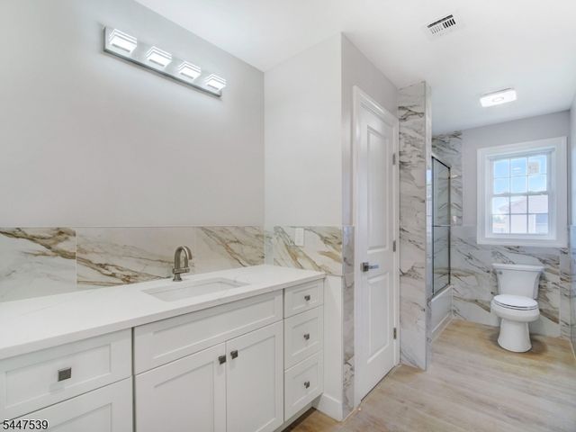 735 Vernon Ave, Kenilworth Boro, NJ 07033