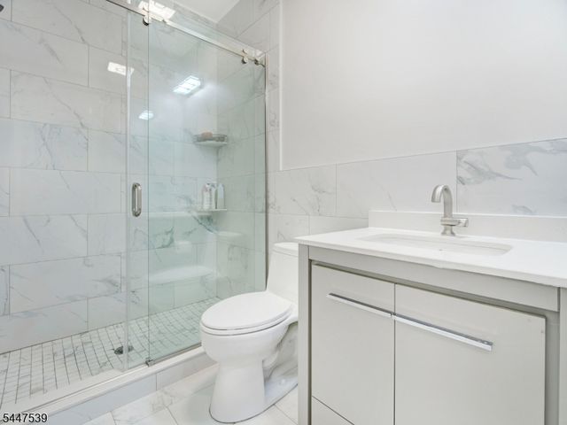 735 Vernon Ave, Kenilworth Boro, NJ 07033