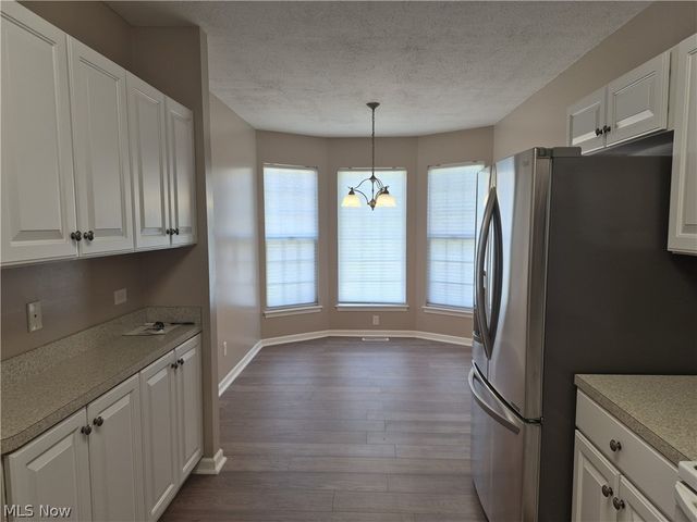1077 Cookhill Circle, Akron, OH 44312