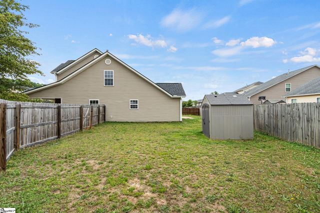 8 Heatherfield Drive, Simpsonville, SC 29680