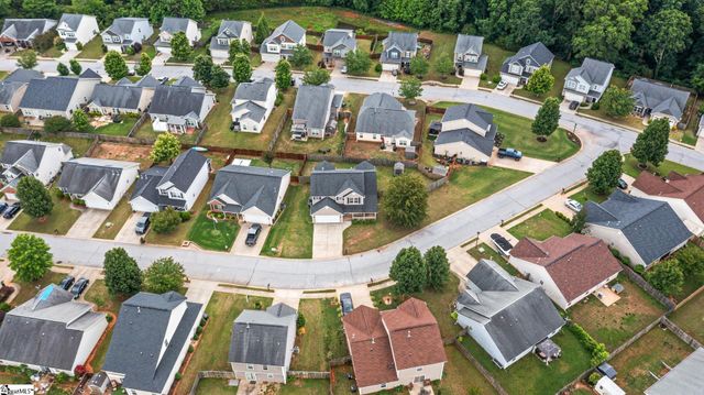 8 Heatherfield Drive, Simpsonville, SC 29680