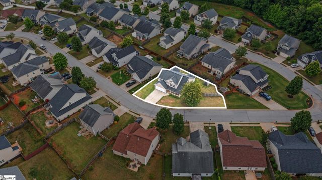 8 Heatherfield Drive, Simpsonville, SC 29680