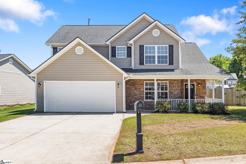 8 Heatherfield Drive, Simpsonville, SC 29680