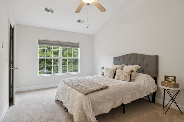 7513 Lords Chapel Dr, Nashville, TN 37211