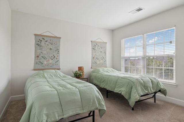 7513 Lords Chapel Dr, Nashville, TN 37211