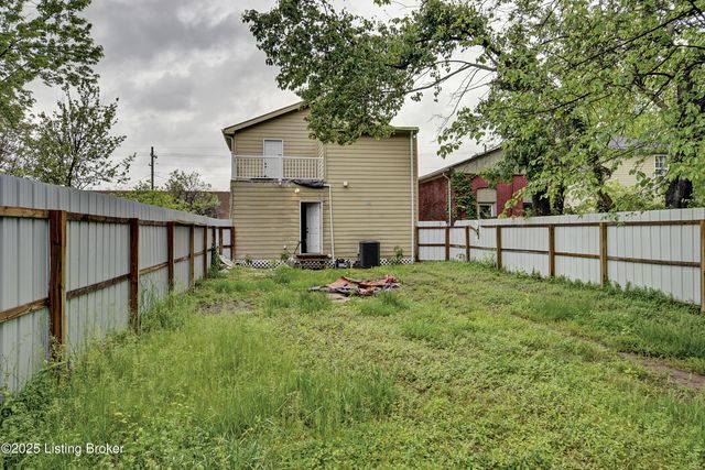 2220 Magazine St, Louisville, KY 40211
