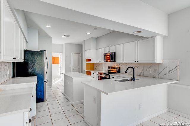 8839 Goodwick Heights, San Antonio, TX 78254