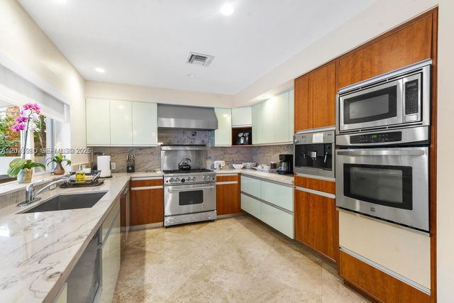 4101 Bayview Dr, Fort Lauderdale, FL 33308