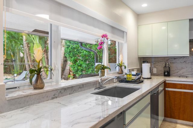 4101 Bayview Dr, Fort Lauderdale, FL 33308