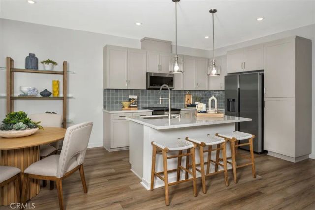 3660 S. Eichler Paseo 4, Ontario, CA 91761