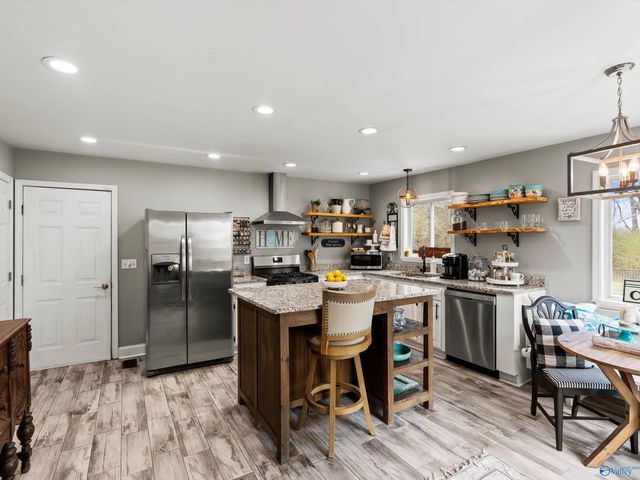 120 Preston Cove Road, Scottsboro, AL 35769