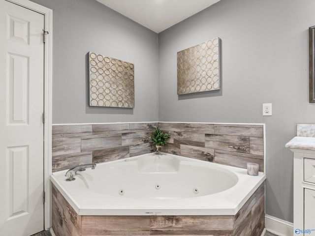 120 Preston Cove Road, Scottsboro, AL 35769