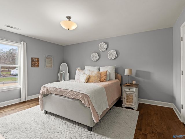 120 Preston Cove Road, Scottsboro, AL 35769