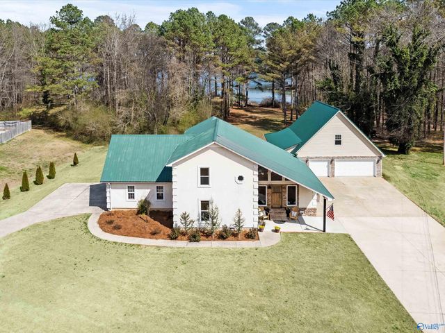 120 Preston Cove Road, Scottsboro, AL 35769