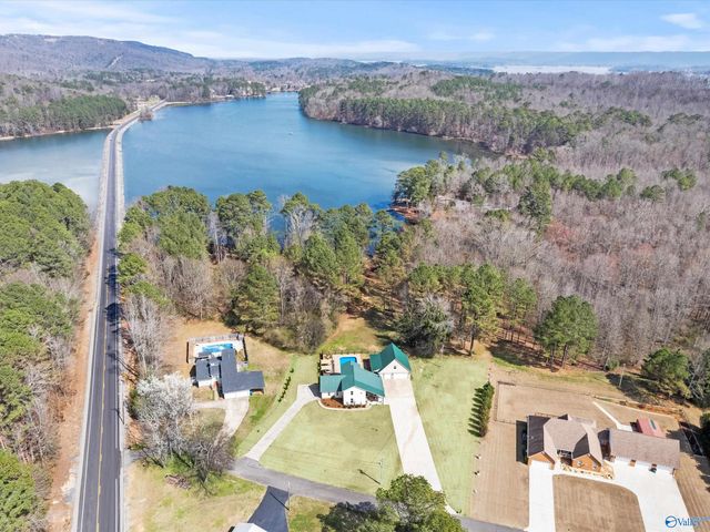 120 Preston Cove Road, Scottsboro, AL 35769