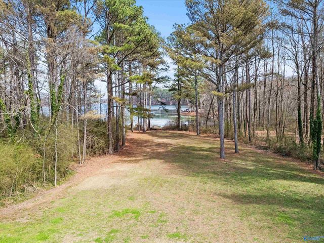 120 Preston Cove Road, Scottsboro, AL 35769